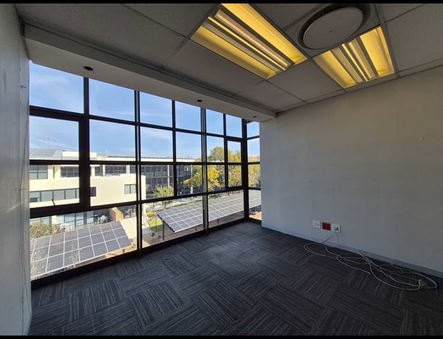 1,226M² OFFICE TO LET IN ILLOVO